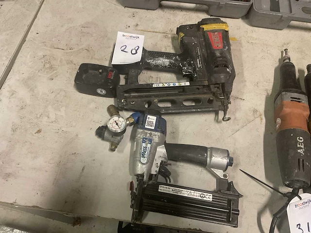 Senco / press pneumatische tacker (2x) - afbeelding 1 van  3