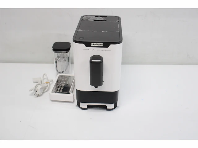 Sencor automatische espressomachine, melkopschuimer, compact 19 bar, graan koffiemolen - afbeelding 2 van  3