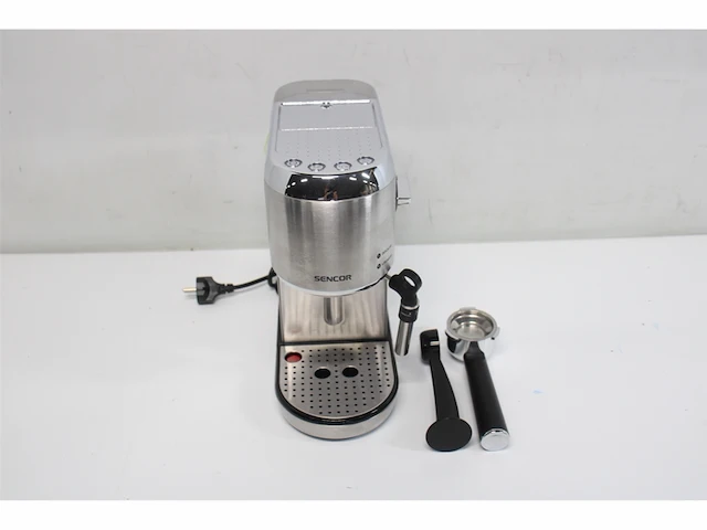 Sencor espressomachine, cappuccino en latte, koffiebonen, italiaanse pomp 20 bar en melkopschuimer - afbeelding 4 van  5