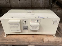 Sensata dimensions 24/6000h-3phq omvormer - afbeelding 2 van  4