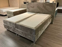 Sense geveerde boxspring