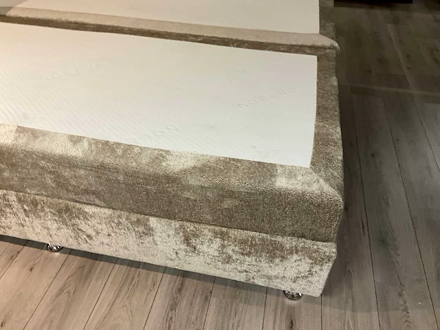 Sense geveerde boxspring - afbeelding 3 van  9