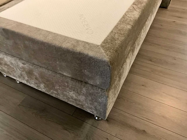 Sense geveerde boxspring - afbeelding 7 van  9