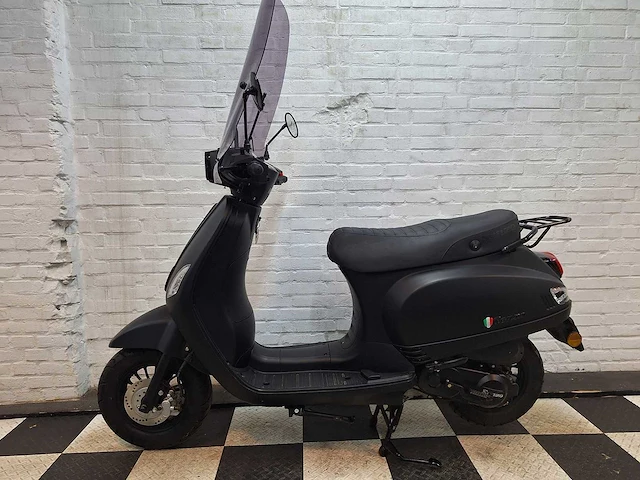 Senzo - 25 km snorscooter 4takt - rivalux s - scooter - afbeelding 1 van  7