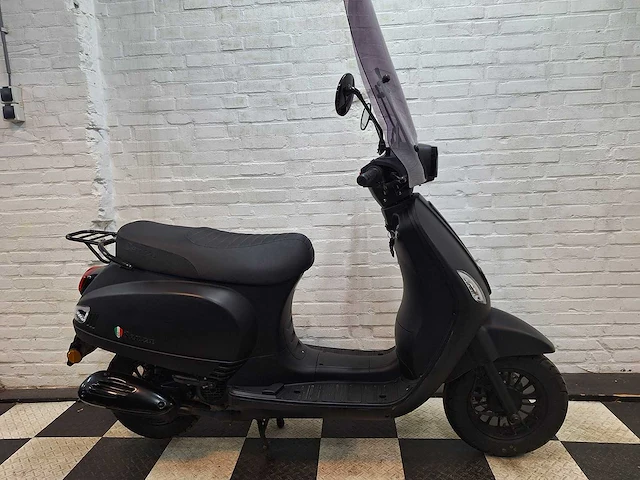 Senzo - 25 km snorscooter 4takt - rivalux s - scooter - afbeelding 6 van  7