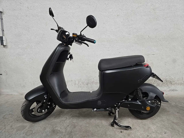 Senzo - bromscooter - balance - 45km uitvoering flj17f - afbeelding 1 van  8