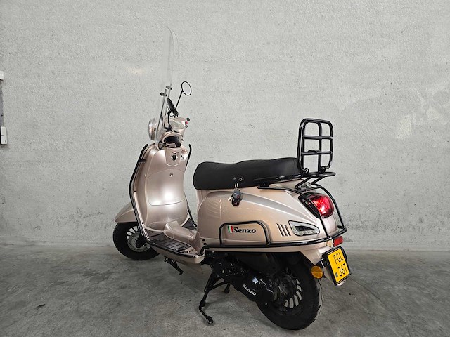 Senzo - bromscooter - rivalux - 4t 45km uitvoering fgl36t - afbeelding 6 van  7