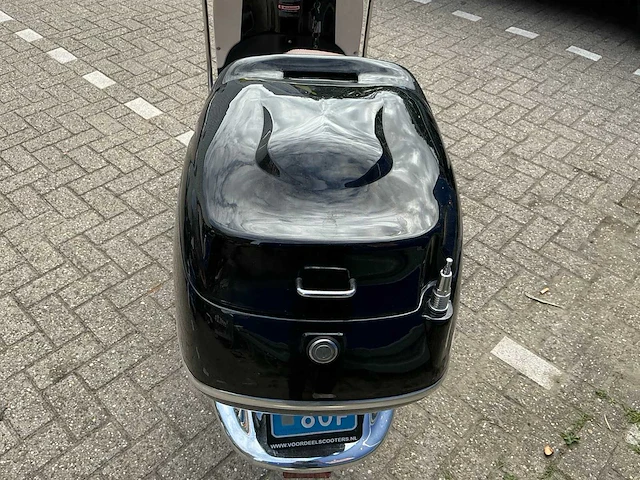 Senzo grande retro gt2 snorscooter - afbeelding 9 van  10