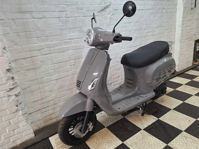 Senzo riva lux 25 km snorscooter 4takt - afbeelding 2 van  7
