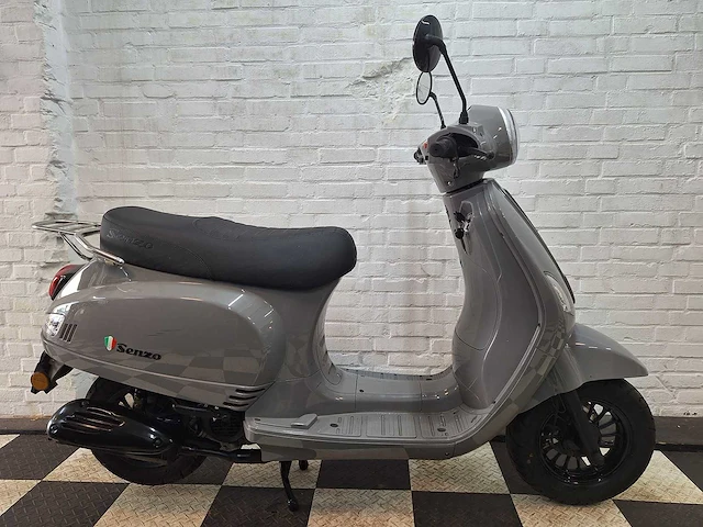 Senzo riva lux 25 km snorscooter 4takt - afbeelding 5 van  7