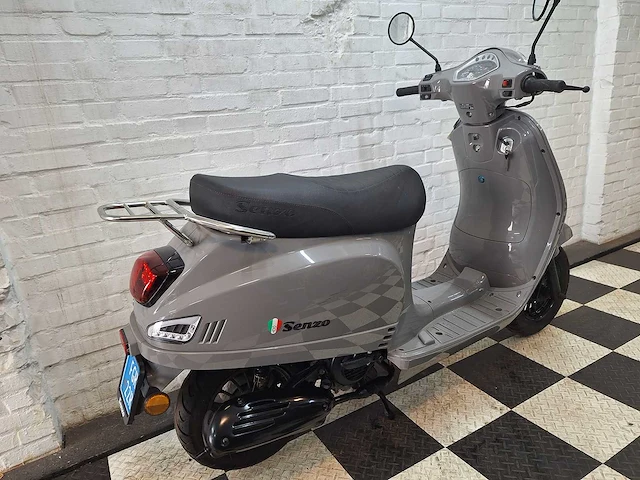 Senzo riva lux 25 km snorscooter 4takt - afbeelding 7 van  7