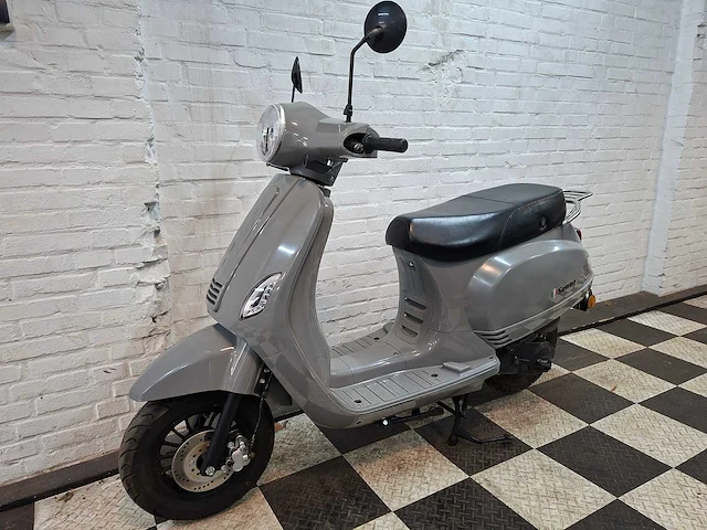 Senzo riva lux 25 km snorscooter 4takt - afbeelding 2 van  7
