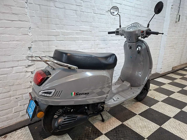 Senzo riva lux 25 km snorscooter 4takt - afbeelding 5 van  7