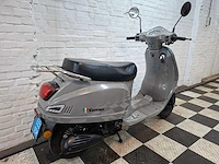 Senzo riva lux 25 km snorscooter 4takt - afbeelding 5 van  7