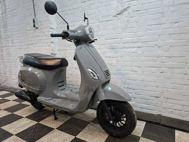 Senzo riva lux 25 km snorscooter 4takt - afbeelding 7 van  7