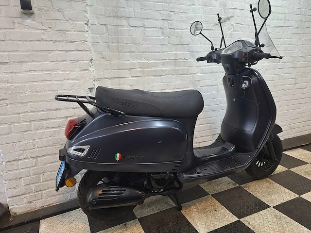 Senzo riva lux r 25 km snorscooter 4takt - afbeelding 5 van  7