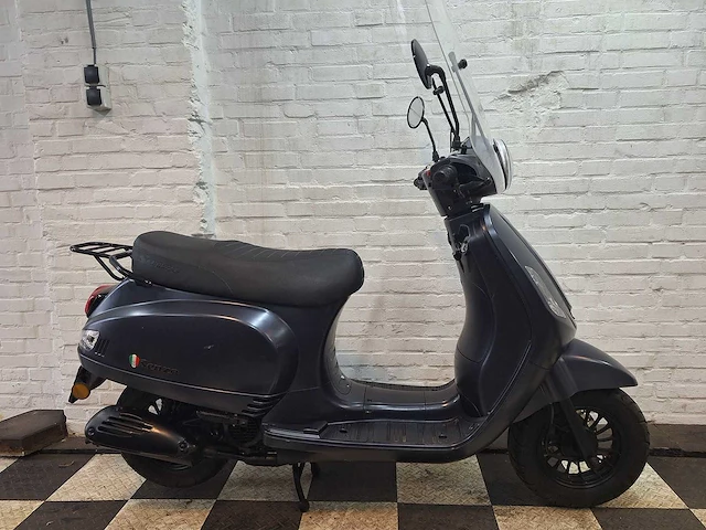 Senzo riva lux r 25 km snorscooter 4takt - afbeelding 6 van  7