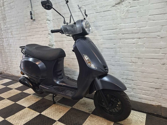 Senzo riva lux r 25 km snorscooter 4takt - afbeelding 7 van  7