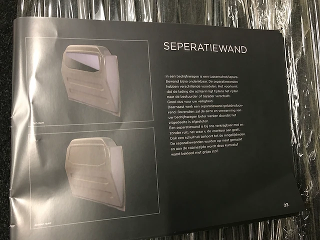 Separatiewand tbv bedrijfswagen met raam - afbeelding 3 van  3
