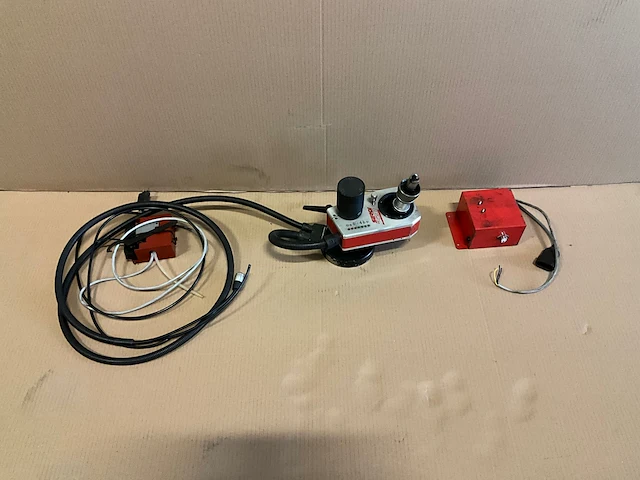 Serdi pro sl 1000 klepzitting bewerkingmachine - afbeelding 2 van  8