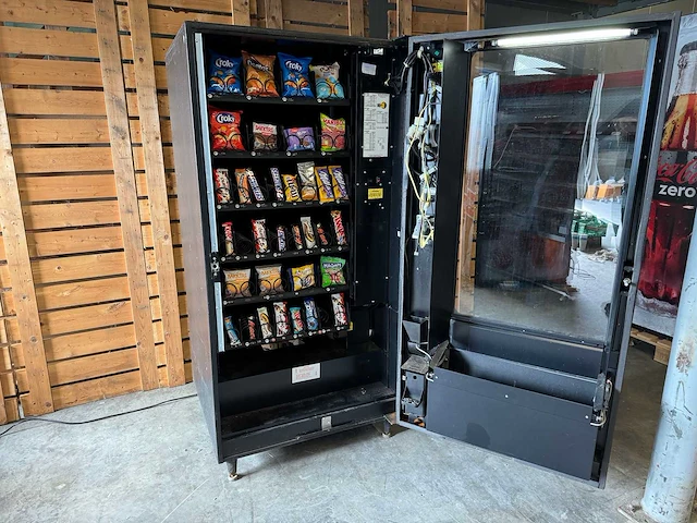Serv-o-matic - 3169a - snack - vending machine - afbeelding 6 van  12