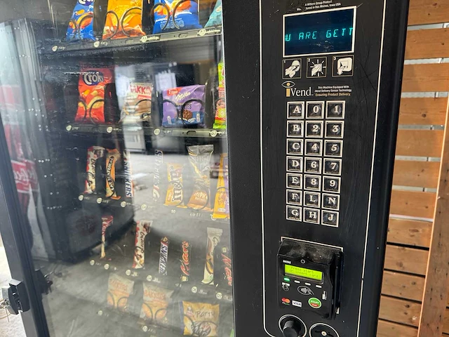 Serv-o-matic - 3169a - snack - vending machine - afbeelding 8 van  12