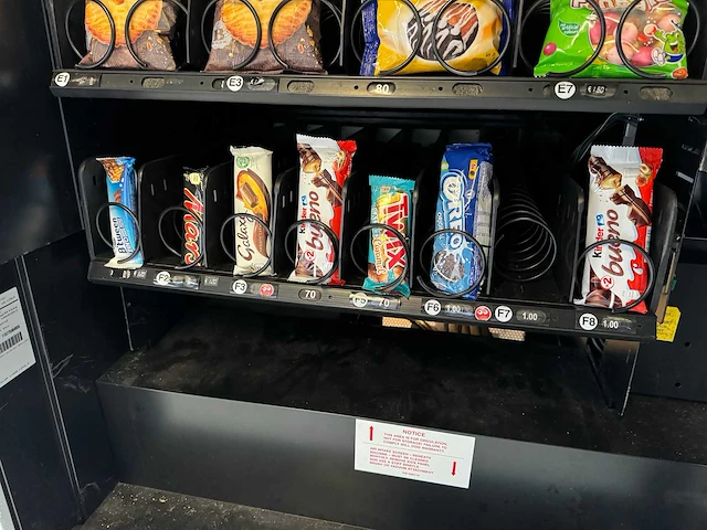 Serv-o-matic - 3169a - snack - vending machine - afbeelding 10 van  12