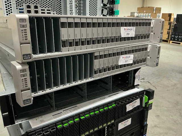 Server - cisco - ucs c240 m4 - 2x e5-2660 v3 - afbeelding 1 van  3