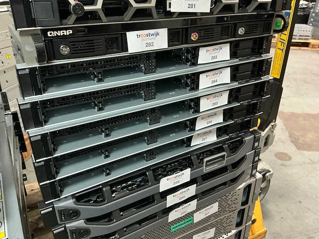 Server - dell - r340 - e-2288g - afbeelding 1 van  2