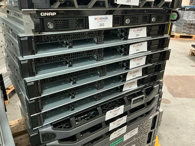 Server - dell - r340 - e-2288g - afbeelding 1 van  2