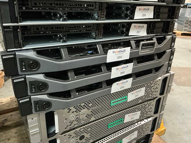 Server - dell - r630 - cto - afbeelding 1 van  2