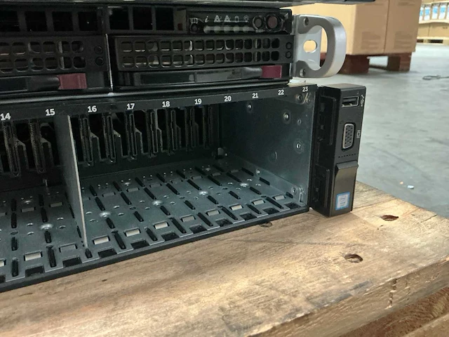 Server - dell - r730xd - e5-2637 v4 - afbeelding 3 van  3