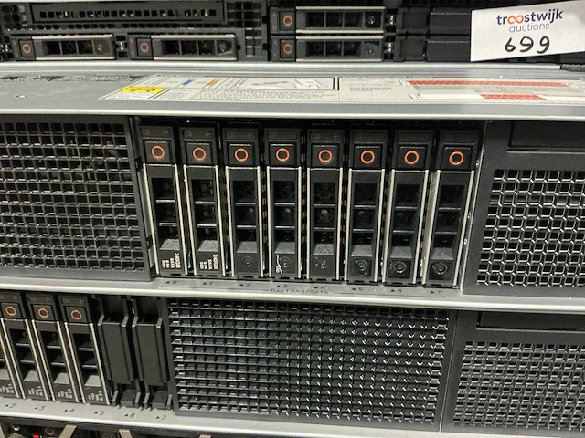 Server - dell - r840 - afbeelding 3 van  3
