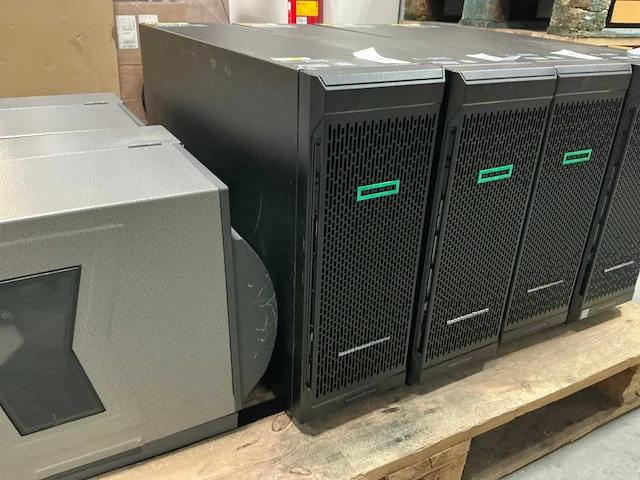 Server - hp - ml350 g10 - silver 4110 - afbeelding 1 van  4