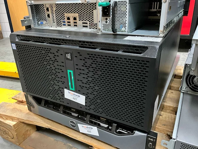Server - hp - ml350 g9 - 1x e5-2620 v4 - afbeelding 1 van  3