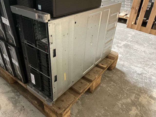 Server - hp - ml350 g9 - afbeelding 1 van  3