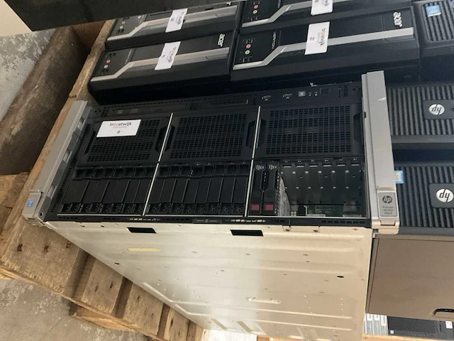 Server - hp - ml350 g9 - afbeelding 2 van  3
