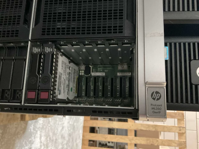 Server - hp - ml350 g9 - afbeelding 3 van  3