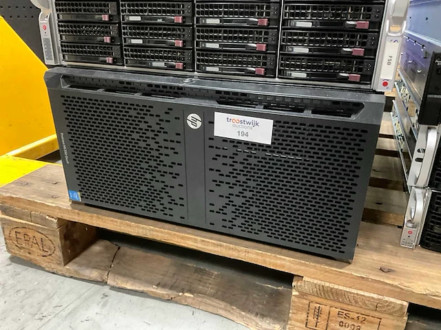 Server - hp - ml350 gen 9 - e5-2630 v3 - afbeelding 1 van  2