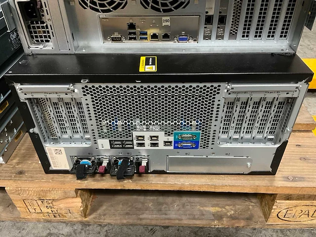Server - hp - ml350 gen 9 - e5-2630 v3 - afbeelding 2 van  2