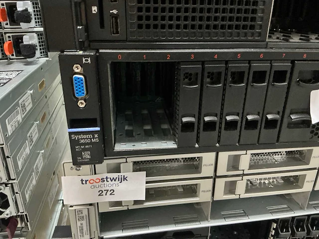 Server - lenovo - x3650 m5 - afbeelding 2 van  3