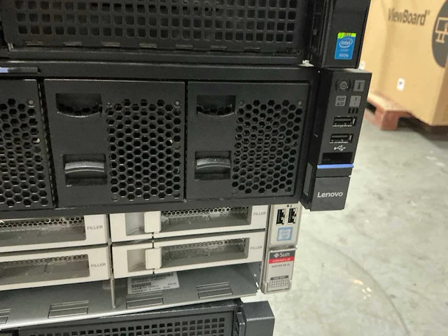Server - lenovo - x3650 m5 - afbeelding 3 van  3