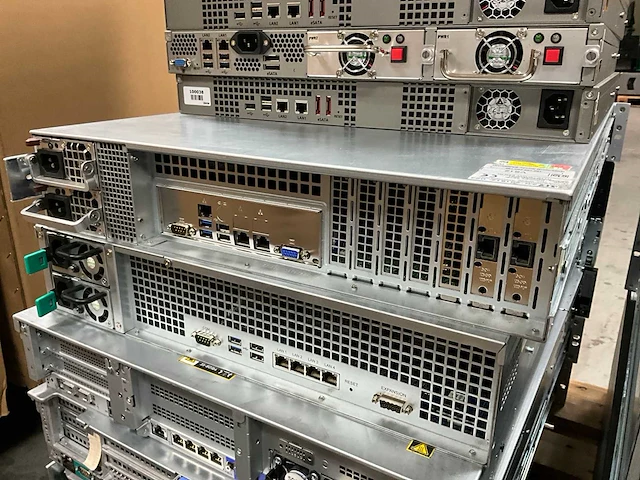 Server - supermicro - cse-826 - gold 6130 - afbeelding 2 van  3