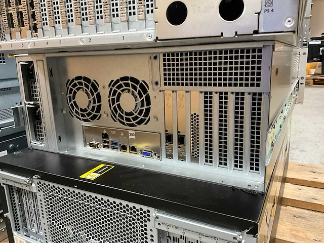Server - supermicro - cse-846 - e3-1240 v6 - afbeelding 2 van  2