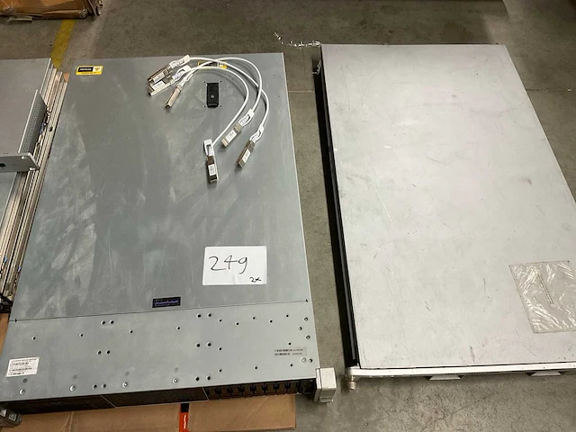 Server 19” rack (2x) - afbeelding 3 van  8