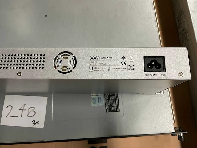 Server en router 19” rack (3x) - afbeelding 7 van  7