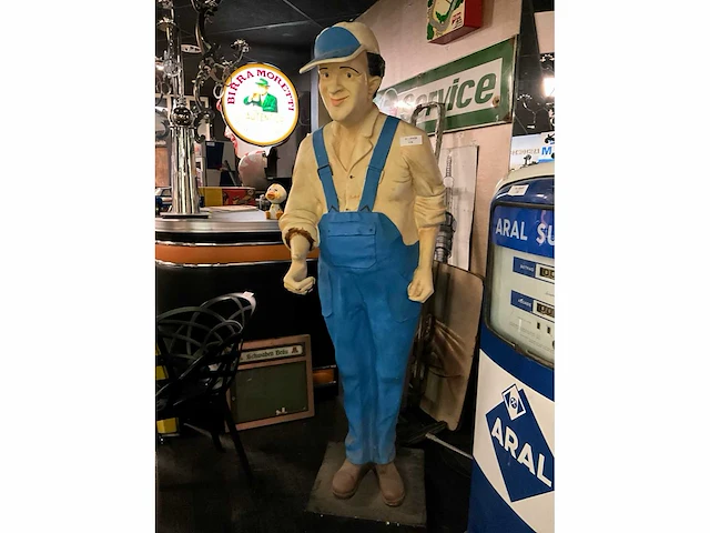 Servicemedewerker decorfiguur - afbeelding 3 van  3