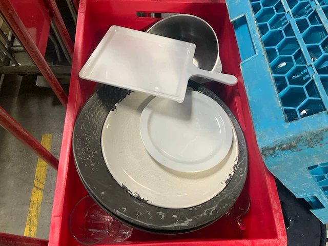 Servies en glaswerk - afbeelding 4 van  5