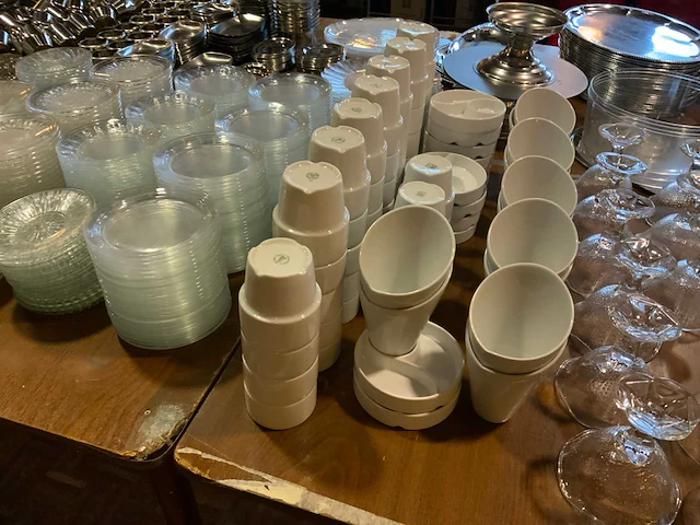 Servies, glaswerk en bestek - afbeelding 3 van  6