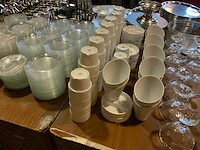 Servies, glaswerk en bestek - afbeelding 3 van  6